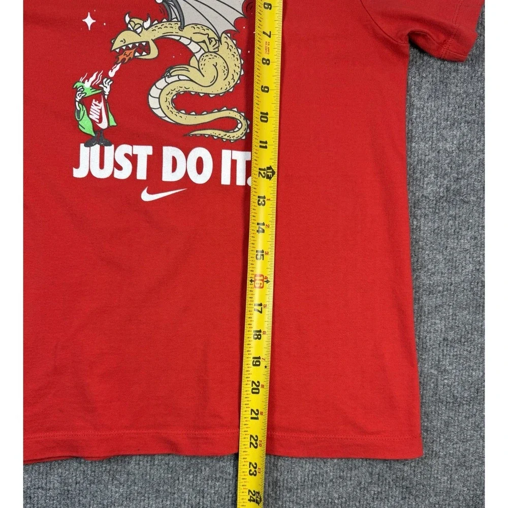 Nike Sportswear Boys Large Youth T Shirt Red Box Wizard & Dragon Glitter Logo